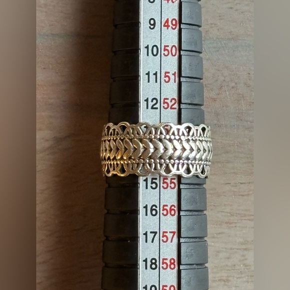 Silver Lace Pattern Ring - Picture 4 of 5